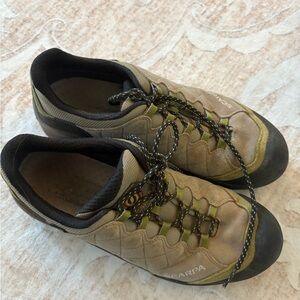 Scarpa men’s approach hiking shoes size 10 grey green black